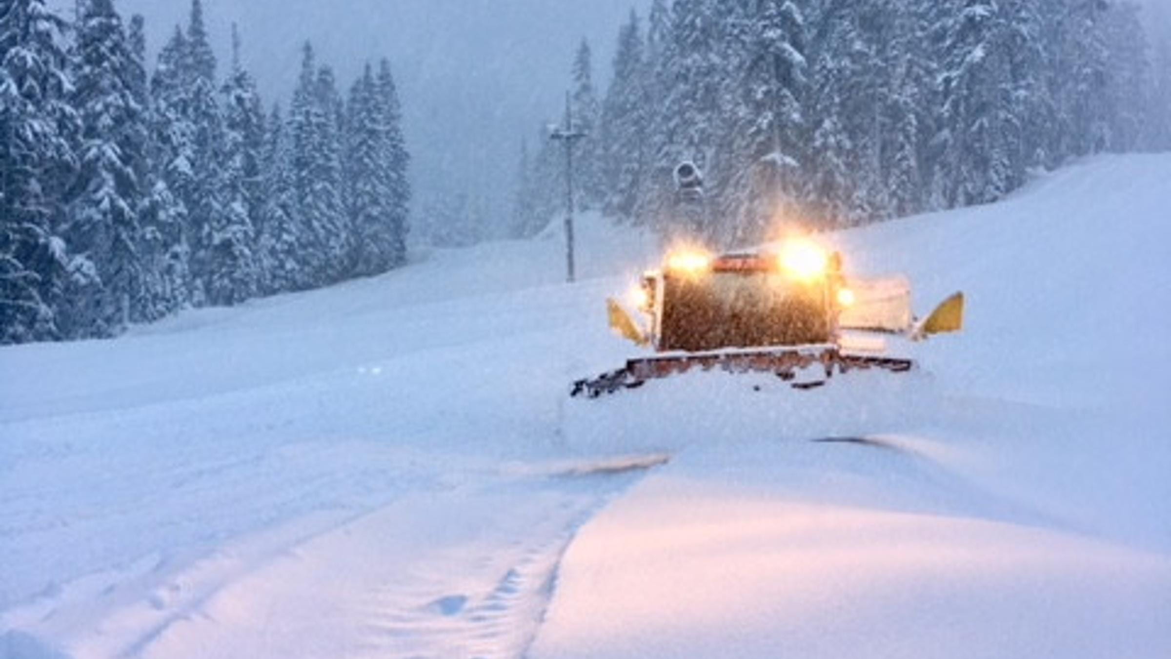 Snowmaking crews fire up guns as freezing temperatures arrive in Steamboat